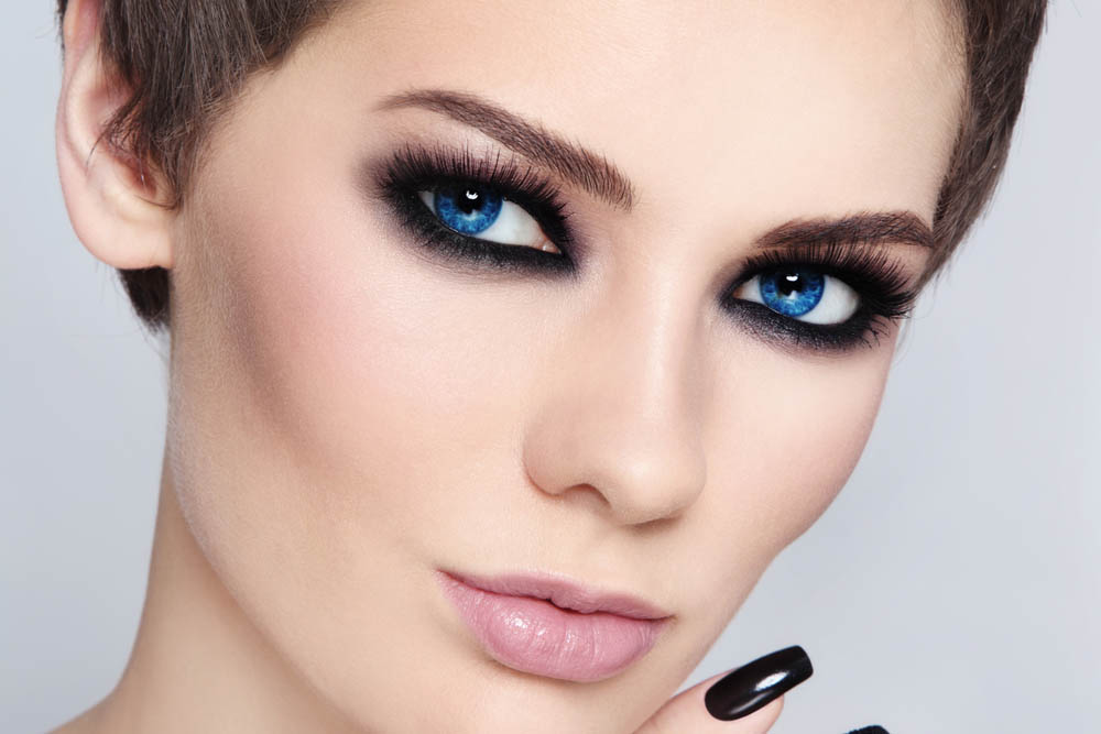 Smokey eye. Смоки дымчатый макияж глаз. Смоки айс макияж 2022. Smokie Ice макияж. Нюдовый Смоки айс.